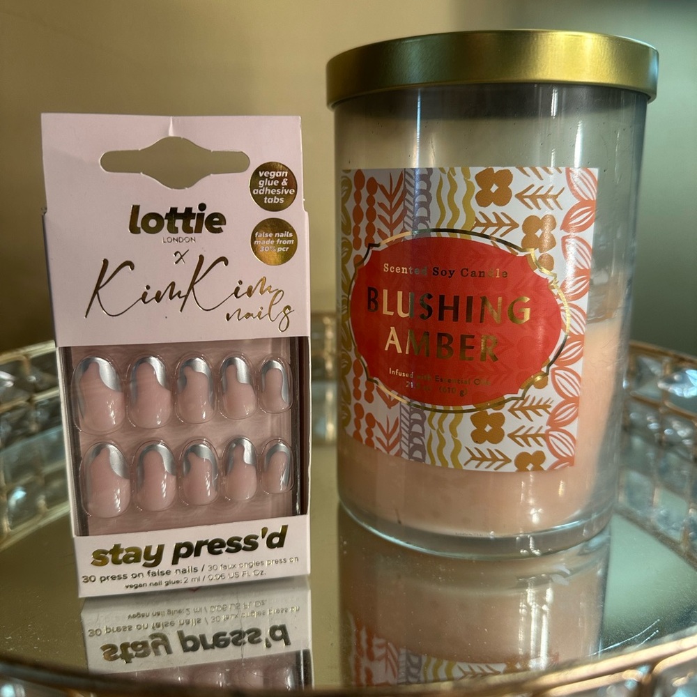 Lottie London x KimKim press-on nails - Stay Press'd